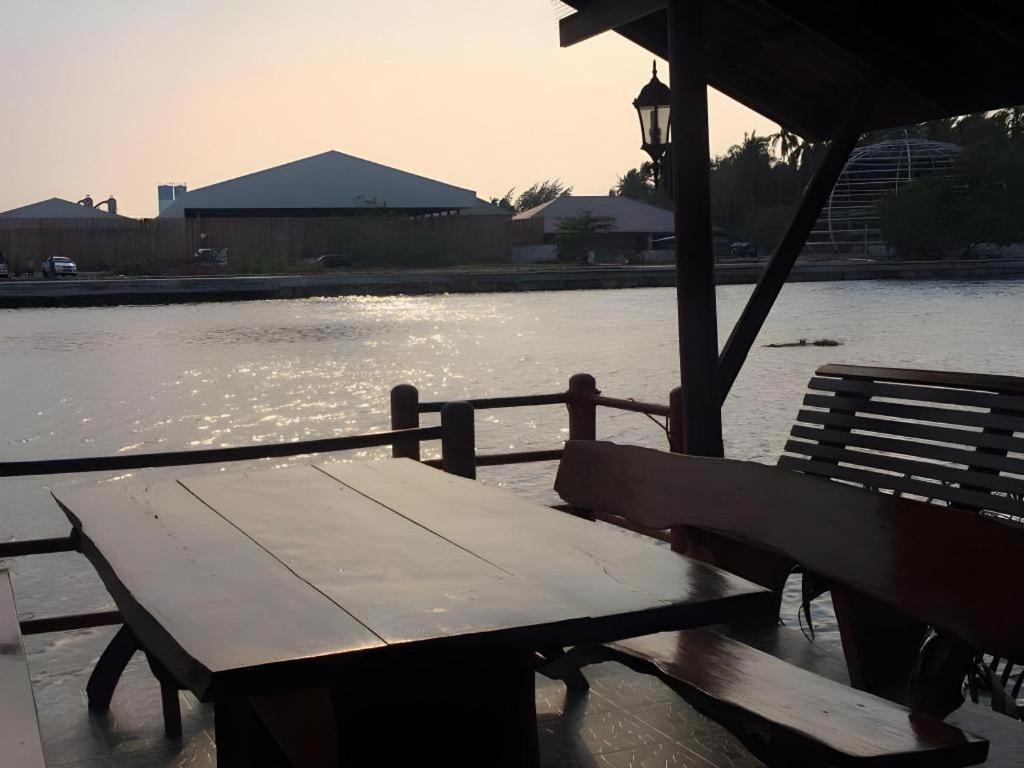 Ruennamyen Resort Amphawa Samut Songkhram Exteriér fotografie
